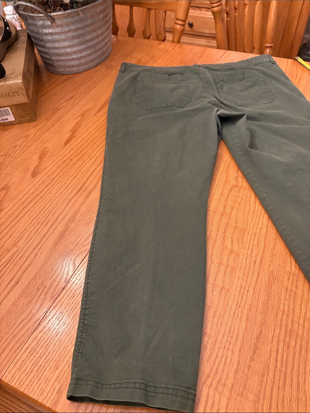 Old Navy Olive Green Pixie Pants - Picture 9 of 11